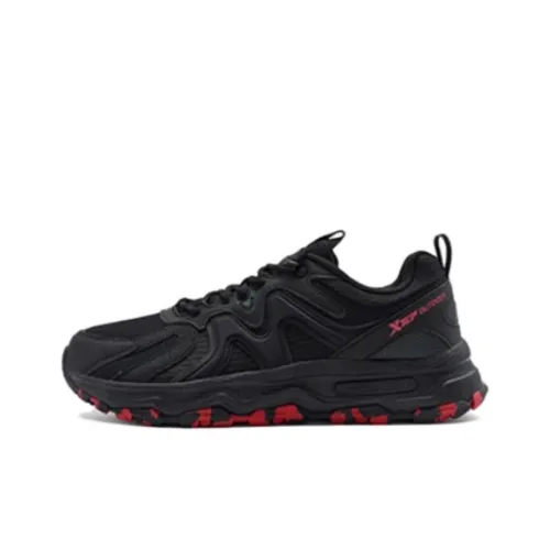 XTEP Hiking / Trekking Shoes Men Low-Top Black/Red