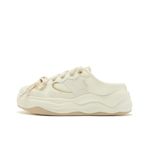 QIAODAN Coverage Slip Resistant, Abrasion Resistant, Lightweight Casual Shoes Women's White