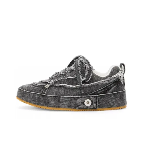 LOEWE Casual Shoes Women's Low-Top Black Gray