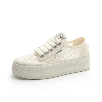 A Fairy Tale Of A Pair Of Shoes Anti Slip Wear Resistant Low Top Skateboard Shoes Women's