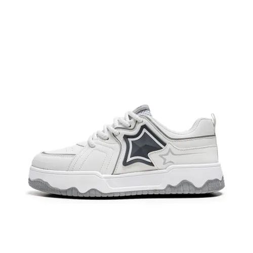 Moffett Slip-Resistant Low-Top Skateboard Shoes Men's
