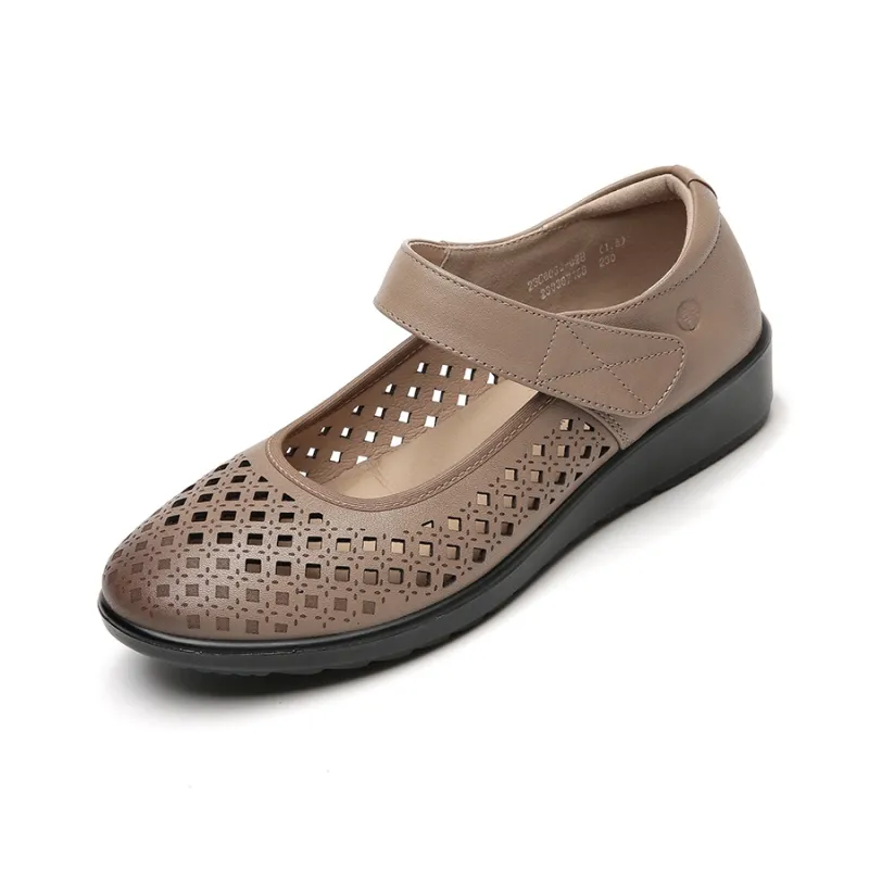 Cigna Clogs Women's-5