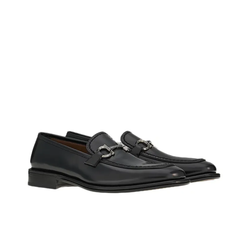 FERRAGAMO Leather Loafers Black-1