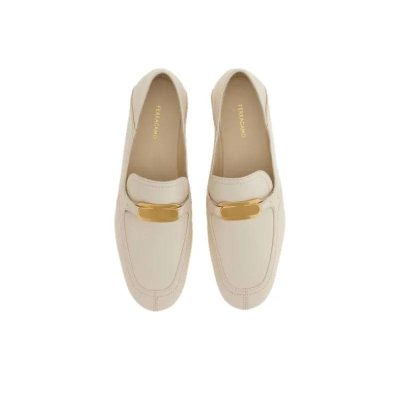 FERRAGAMO Logo plaque Leather Loafers-3