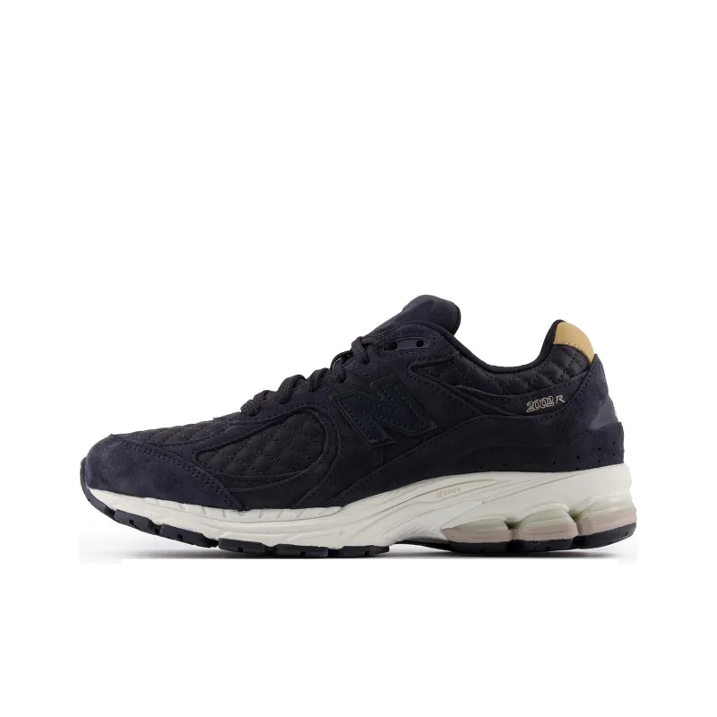 New Balance 2002R Quilted Black-0