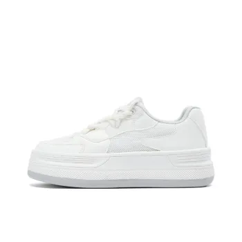 DAPHNE Low-Top Skateboard Shoes Women's
