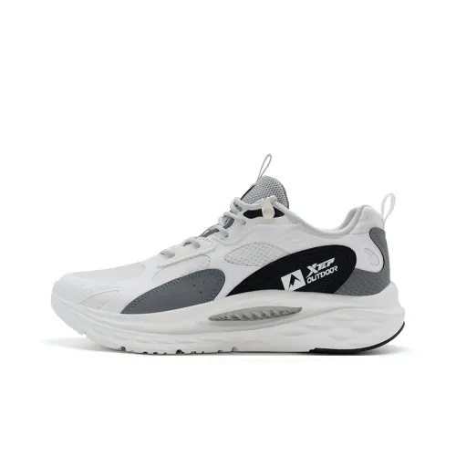 XTEP Outdoor Shoes Men Low-Top White Gray Black