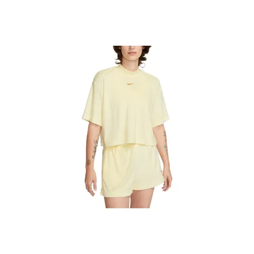 Nike T-Shirts Women's Light Lemon Green