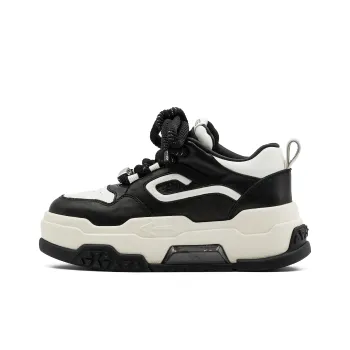 Little Sue Skateboard Shoes Women's Low Top Black/Ecru