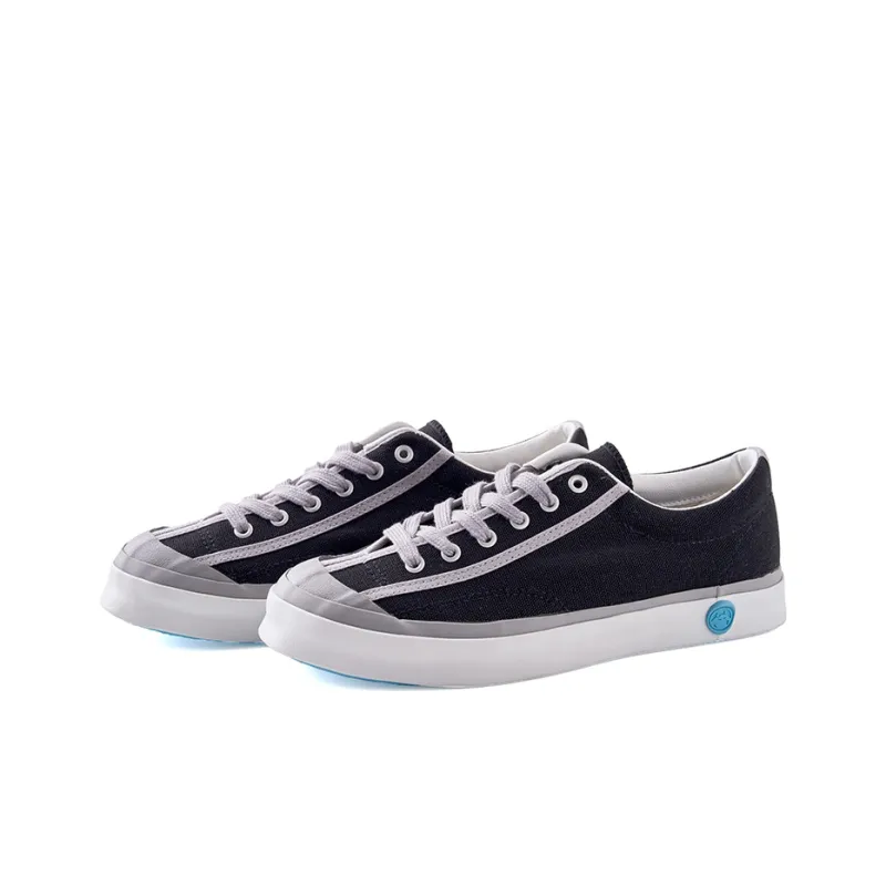 IT'S WEIRD Anti Slip And Wear Resistant Lightweight Low Top Skateboard Shoes Unisex Black Gray Color-4