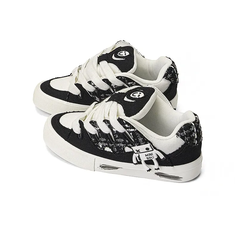 MINISO Low Top Skateboard Shoes Women's-1