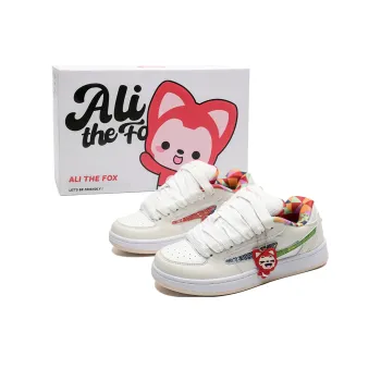 ALI THE FOX Balanced, Lightweight, And Breathable Low Top Skateboard Shoes Unisex Paisley
