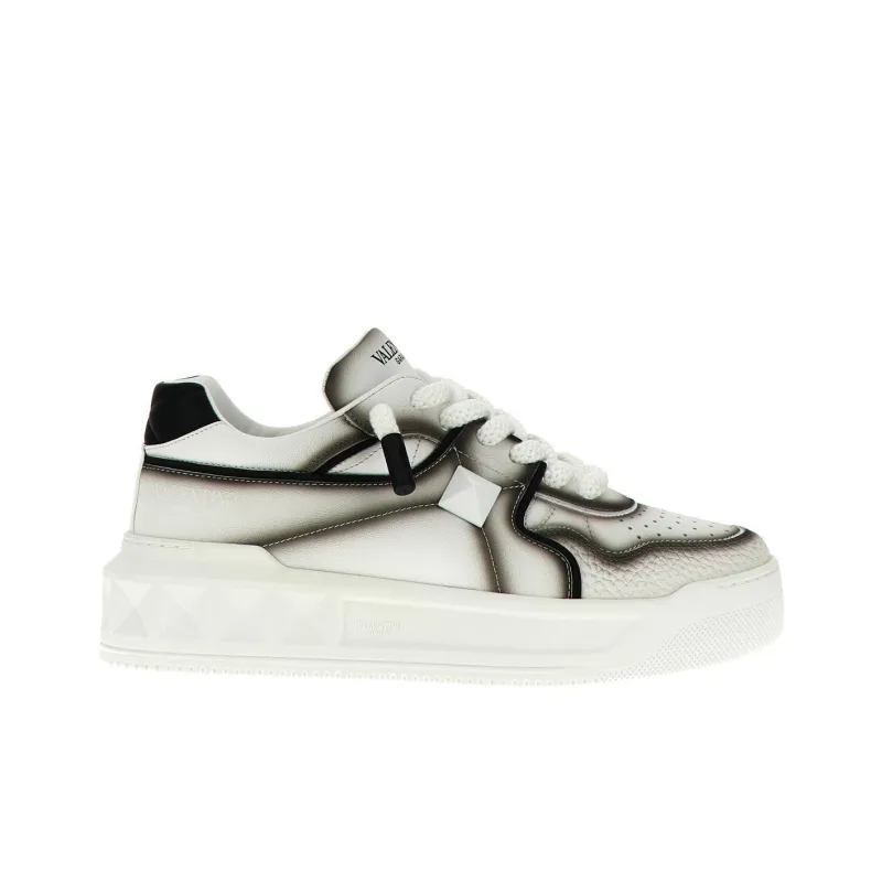 Valentino ONE STUD XL GARAVANI Low Top Skateboard Shoes Men's White-1