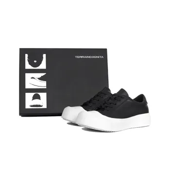 TERRA INCOGNITA Low Top Skateboard Shoes Unisex Crescent Moon Box