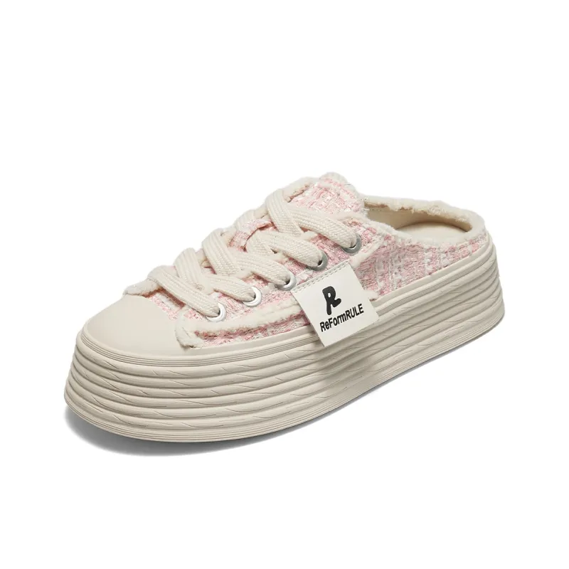 ST&SAT Closed Toe Slippers Women's-18