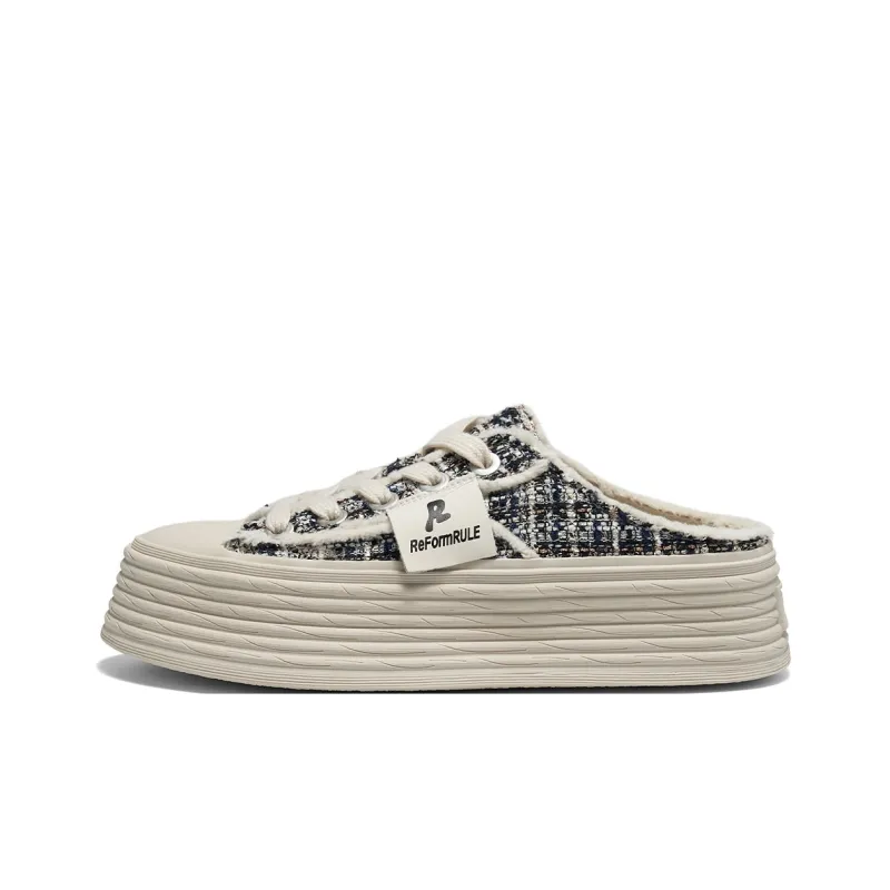 ST&SAT Closed Toe Slippers Women's-0