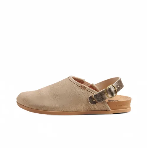 REEF Closed Toe Slippers Women's