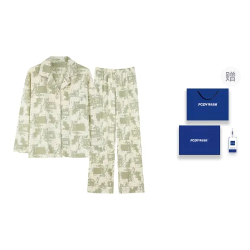 Floating Light Islands Pajama Set Women's Gift Box Set Light Green