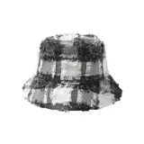 [Gray White Plaid]
