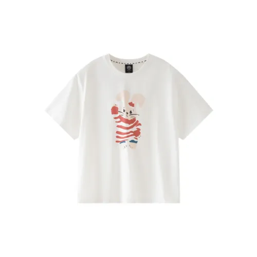 TCH T-Shirts Unisex White Base With Red Label