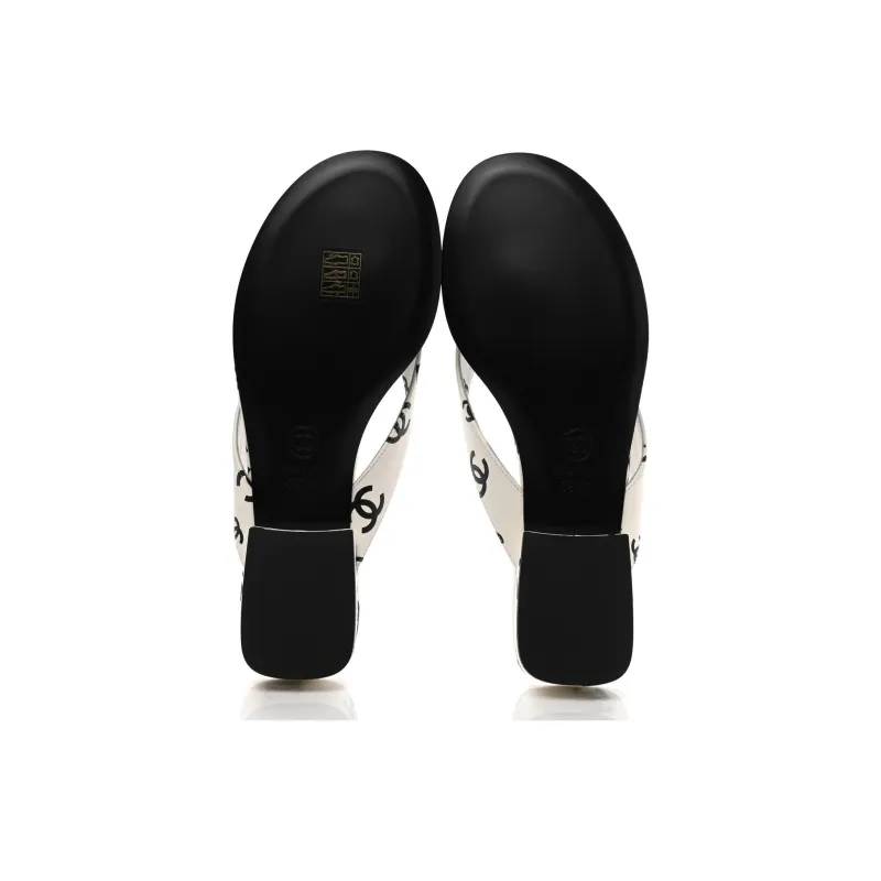 CHANEL Flip Flops Women's White-4