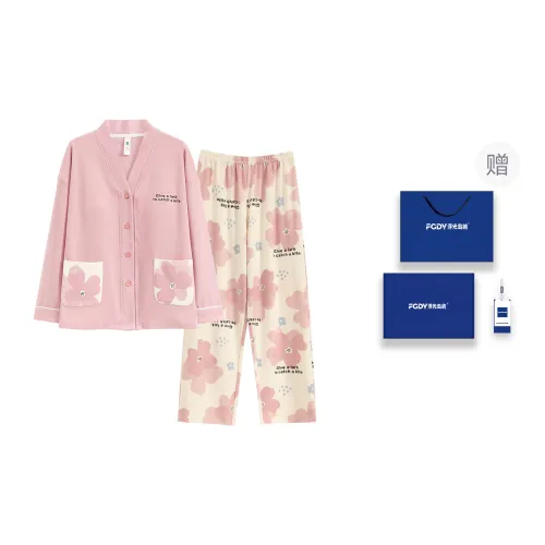 Floating Light Islands Pajama Set Women's Box Pink