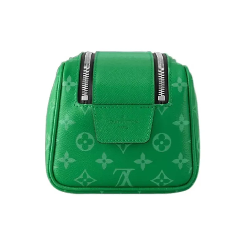 LOUIS VUITTON M31037 Dopp Kit-3