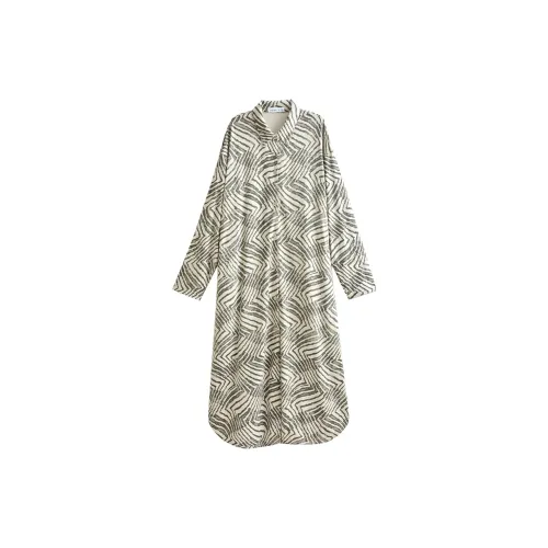 Same Language Nightgown Women's Black And White Maze