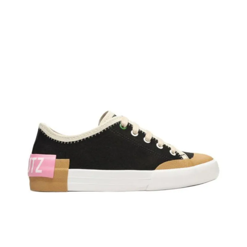 Schutz Low-Top Skateboard Shoes Women's Black-1