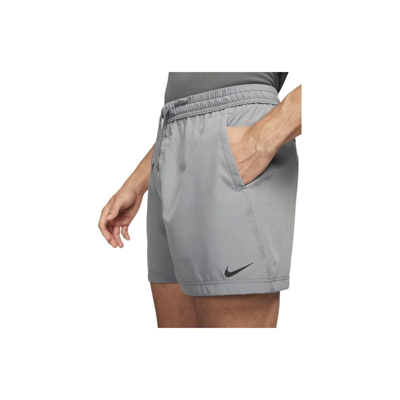 Nike Form Men's Dri FIT 5' Unlined Versatile Shorts-3
