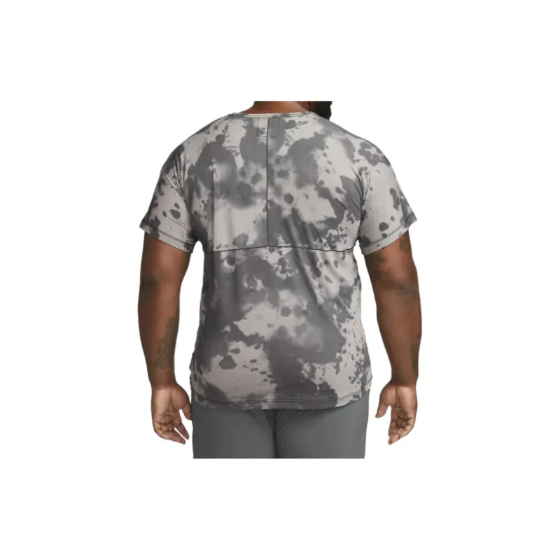 Nike Dri-FIT Men's Allover Print Short-Sleeve Yoga Top-4