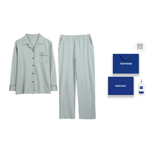 Floating Light Islands Pajama Set Women's Box Gray