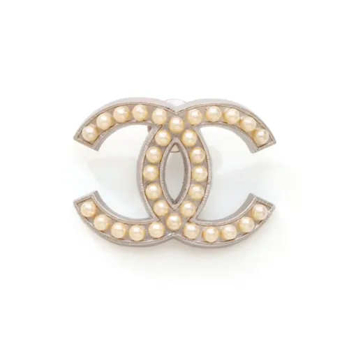 CHANEL Pre-Owned 2003 CC Pearl-embellished Brooch