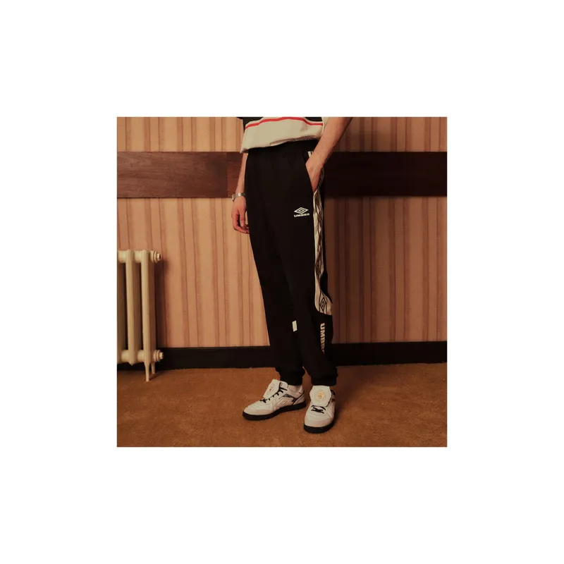 Umbro Knitted Sweatpants Men Gaze Black-2