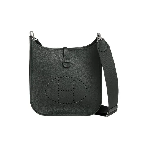 HERMES Evelyne Shoulder Bags