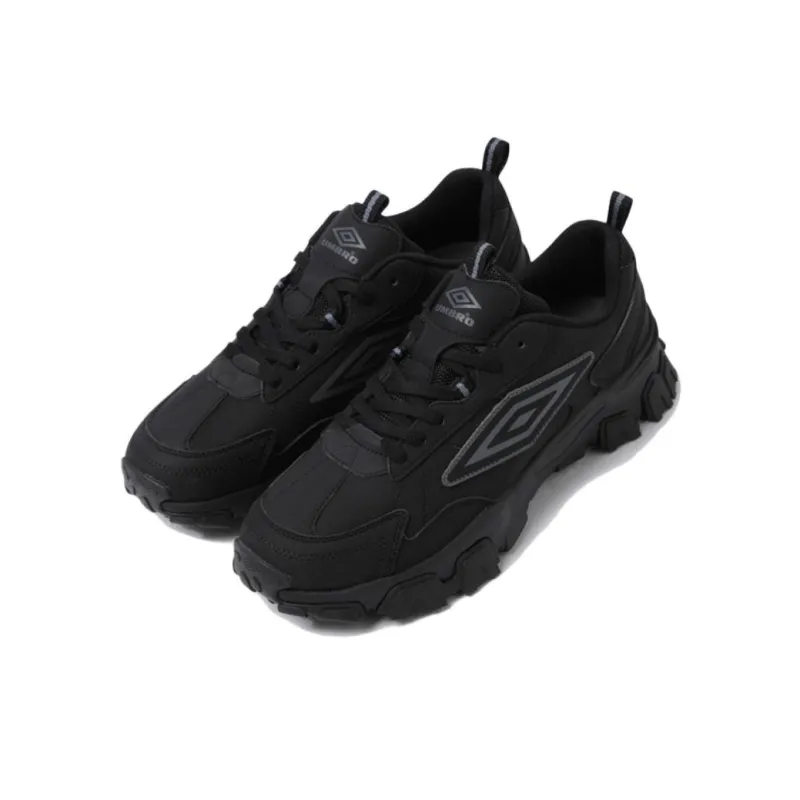 Umbro Anti Slip Wear Resistant Low Top Casual Shoes Unisex Black-1