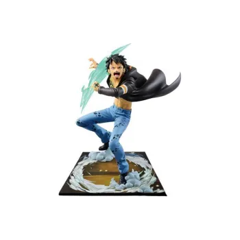BANPRESTO Trafalgar D. Water Law Glass Factory One Piece Bonus Gifts 15cm