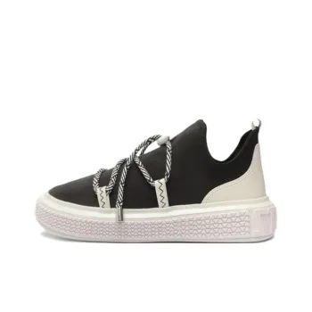Schutz Low-Top Skateboard Shoes Women's Black