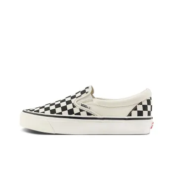 Vans Slip on Anti Slip Wear Resistant Low Top Skateboard Shoes Unisex Black White