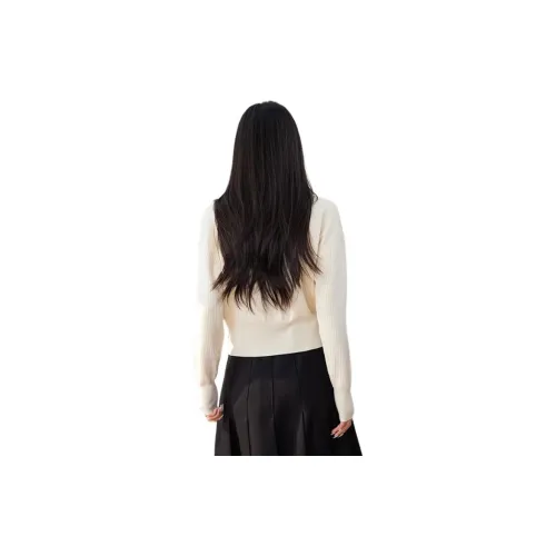 La Chapelle Knitwear Women's Ecru