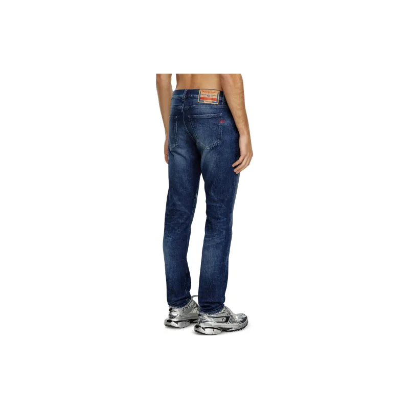 DIESEL 2019 D Strukt Slim Distressed Jeans-3