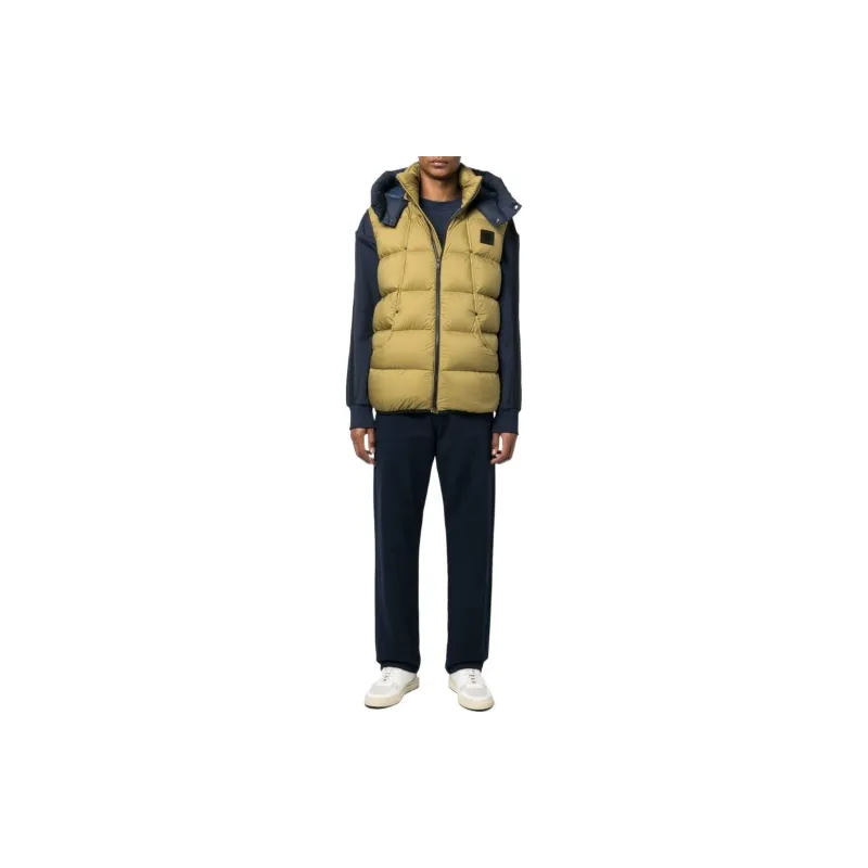 Moose Knuckles Flightweight Bushwick Vest-1