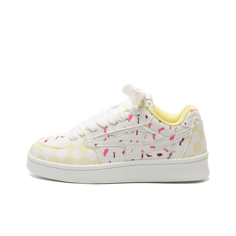 Anime story Skateboard Shoes Women's Low Top Fresh Look White Yellow-1