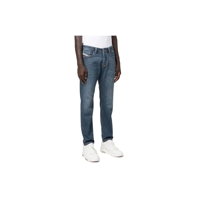 DIESEL 1986 Larkee-Beex Washed Jeans-3