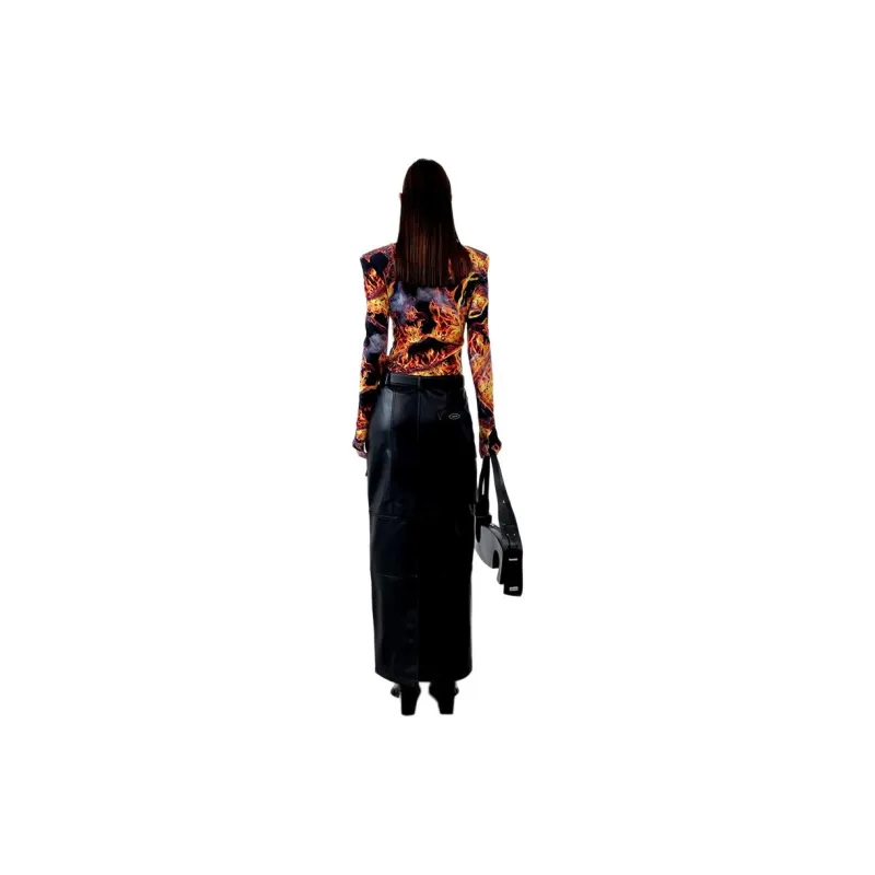 ANNAKIKI T-Shirt Unisex Red Background Pattern-1