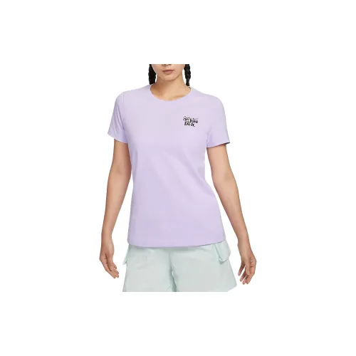 Nike Sportswear Essentials Series T-Shirts Women's Misty Purple