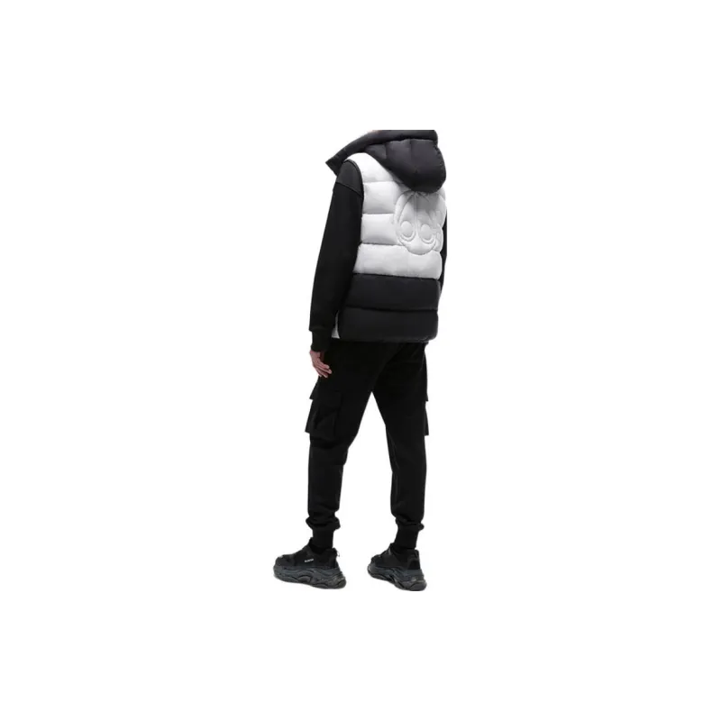 Moose Knuckles Flightweight Bushwick Vest-1