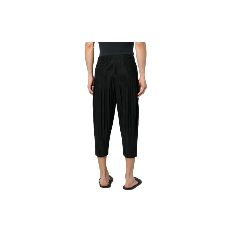 ISSEY MIYAKE Pleated Tapered Cropped Trousers-2