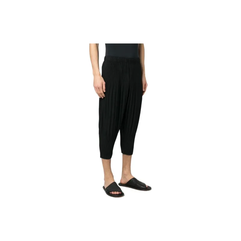 ISSEY MIYAKE Pleated Tapered Cropped Trousers-3