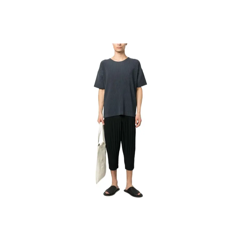 ISSEY MIYAKE Pleated Tapered Cropped Trousers-1